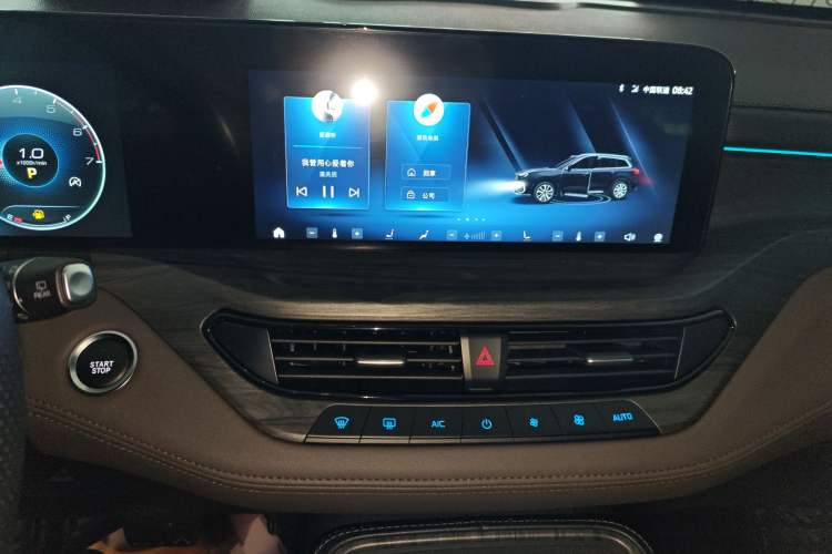 Used Ford Equator 2023 EcoBoost 225 Premier 7-Seater (2/2/3) Audio And AC Panel