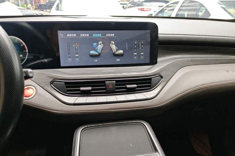 Used Ford Equator 2023 EcoBoost 225 Premier PLUS 7-Seater (2/2/3) Audio And AC Panel