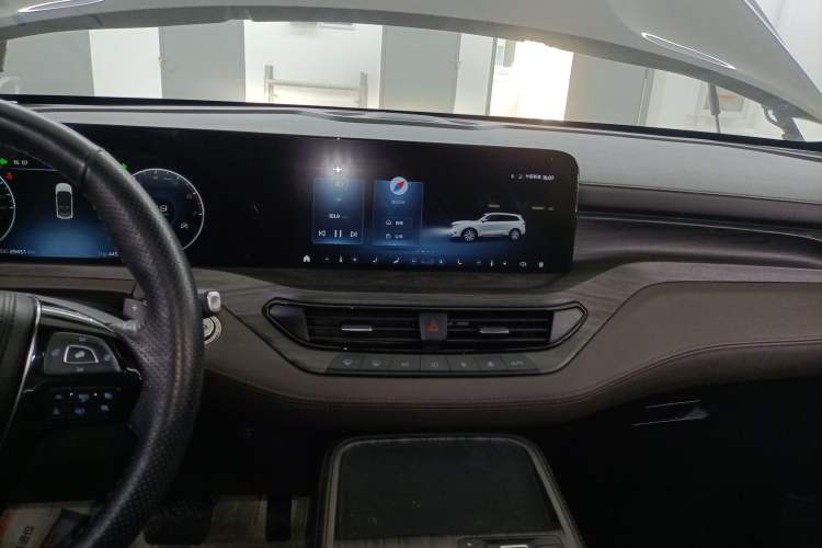 Used Ford Equator 2023 EcoBoost 225 Premier 7-Seater (2/2/3) Audio And AC Panel