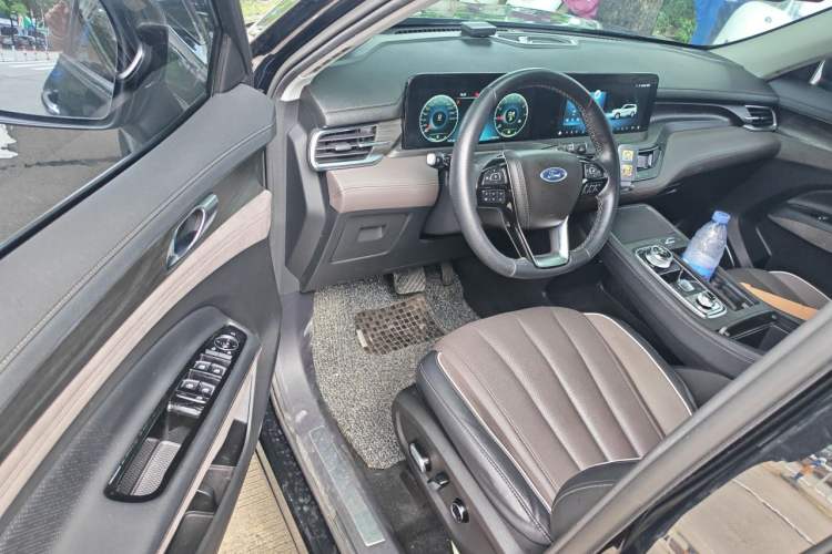 Used Ford Equator 2023 EcoBoost 225 Premier 7-Seater (2/3/2) Driver Seat