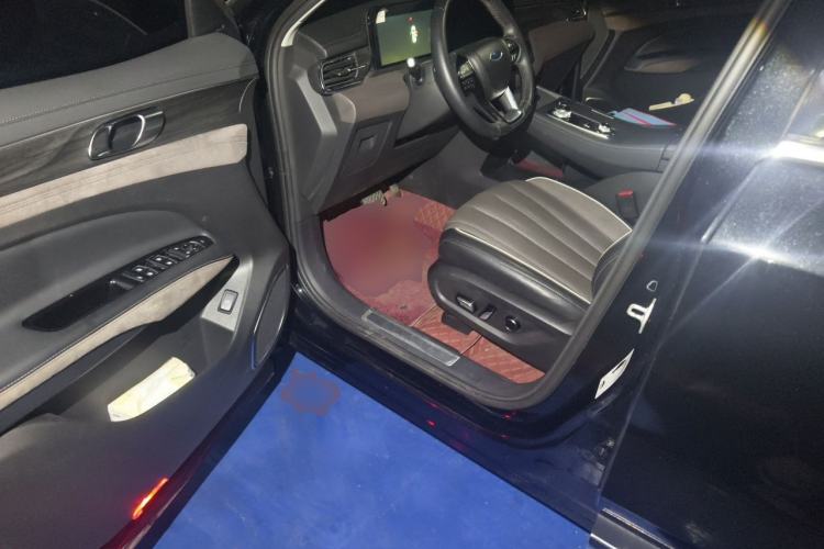 Used Ford Equator 2023 EcoBoost 225 Obsidian Orange Edition Prestige 7-Seater (2/2/3) Driver Seat