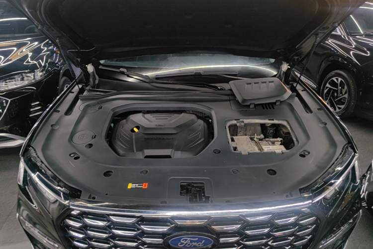 Used Ford Equator 2023 EcoBoost 225 Premier 7-Seater (2/2/3) Engine Bay