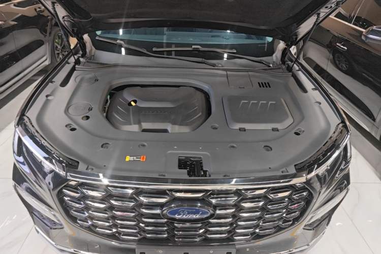 Used Ford Equator 2023 EcoBoost 225 Premier 7-Seater (2/2/3) Engine Bay