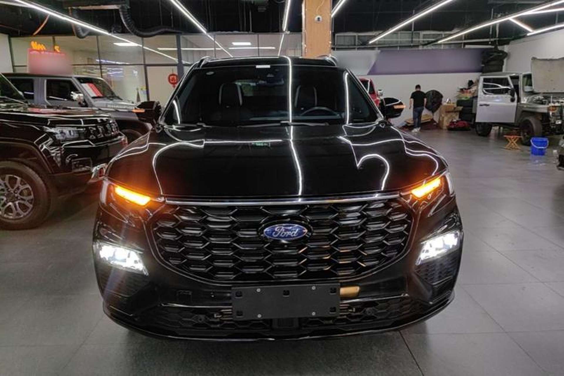 Used Ford Equator 2023 EcoBoost 225 Obsidian Orange Edition Prestige 7-Seater (2/3/2) Front