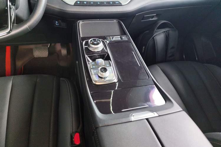 Used Ford Equator 2023 EcoBoost 225 Platinum Edition 7-Seater (2/2/3) Gear Lever