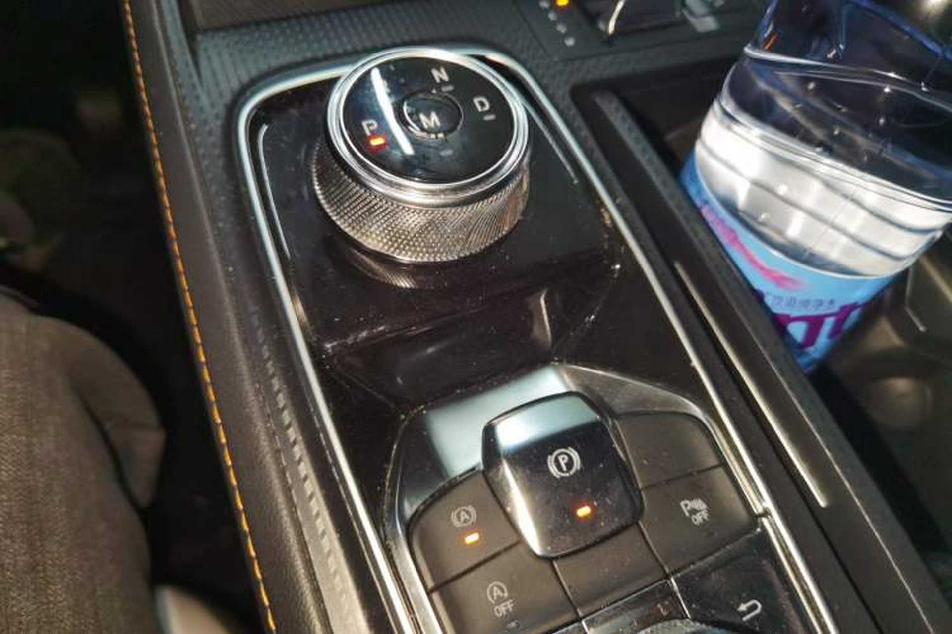 Used Ford Equator 2023 EcoBoost 225 Obsidian Orange Edition Prestige 7-Seater (2/2/3) Gear Lever