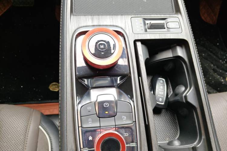 Used Ford Equator 2023 EcoBoost 225 Premier PLUS 7-Seater (2/2/3) Gear Lever