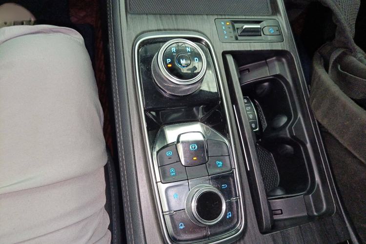 Used Ford Equator 2023 EcoBoost 225 Premier 7-Seater (2/2/3) Gear Lever