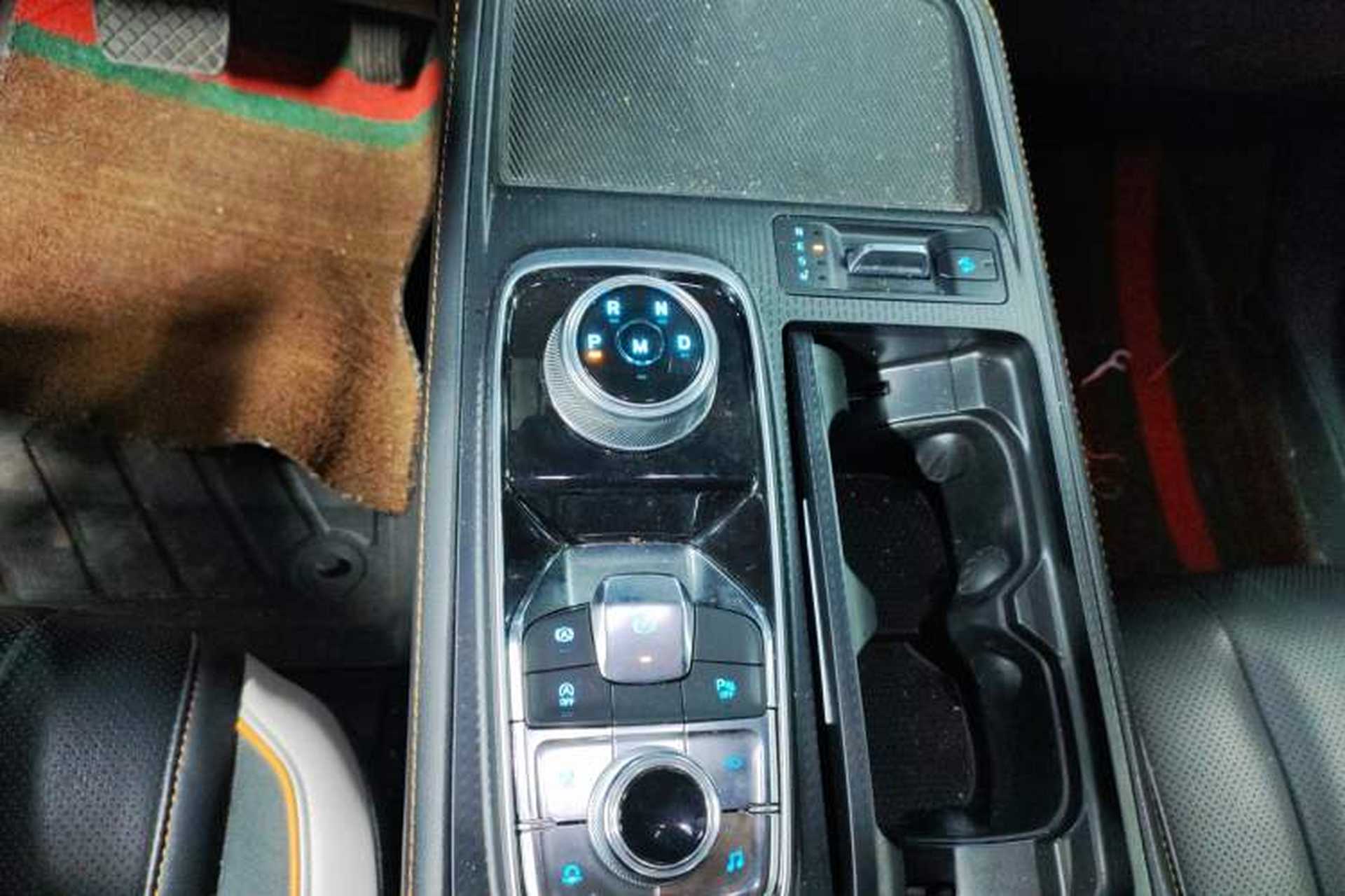 Used Ford Equator 2023 EcoBoost 225 Obsidian Orange Edition Prestige 7-Seater (2/2/3) Gear Lever