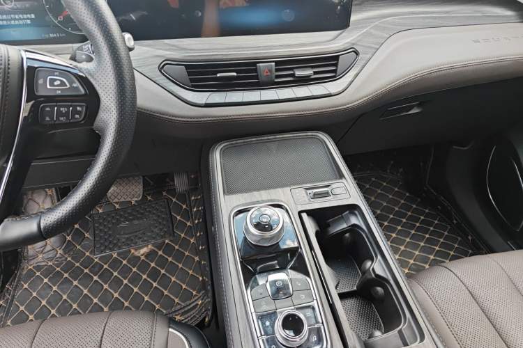 Used Ford Equator 2023 EcoBoost 225 Premier PLUS 7-seater (2/3/2) Gear Lever