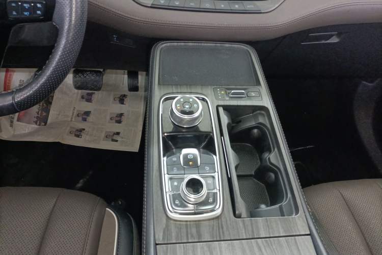 Used Ford Equator 2023 EcoBoost 225 Premier 7-Seater (2/2/3) Gear Lever