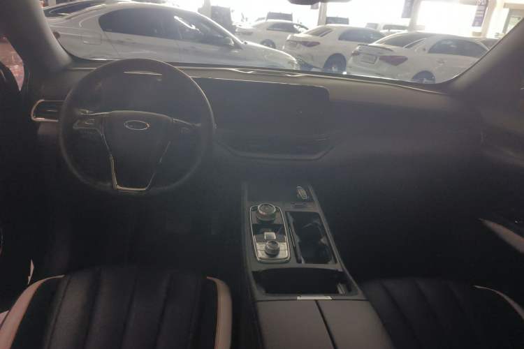 Used Ford Equator 2023 EcoBoost 225 Premier 7-Seater (2/2/3) Interior 1