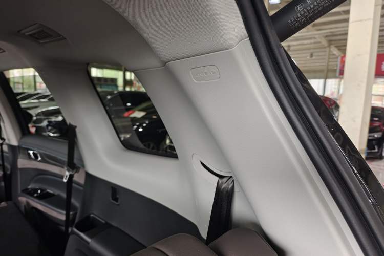 Used Ford Equator 2023 EcoBoost 225 Premier 7-Seater (2/3/2) Interior 14