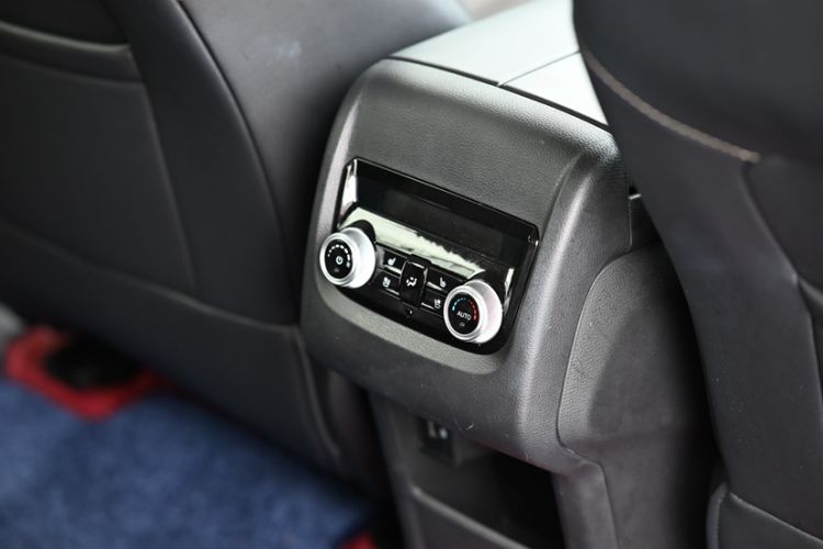 Used Ford Equator 2023 EcoBoost 225 Premier 7-Seater (2/2/3) Interior 15