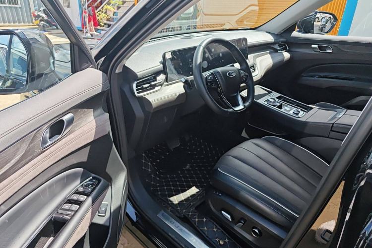 Used Ford Equator 2023 EcoBoost 225 Premier PLUS 7-seater (2/3/2) Interior 2
