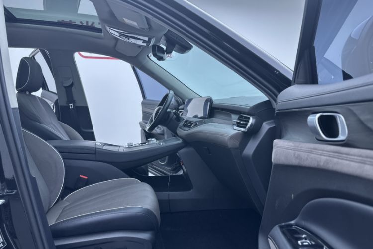 Used Ford Equator 2023 EcoBoost 225 Premier 7-Seater (2/2/3) Interior 3