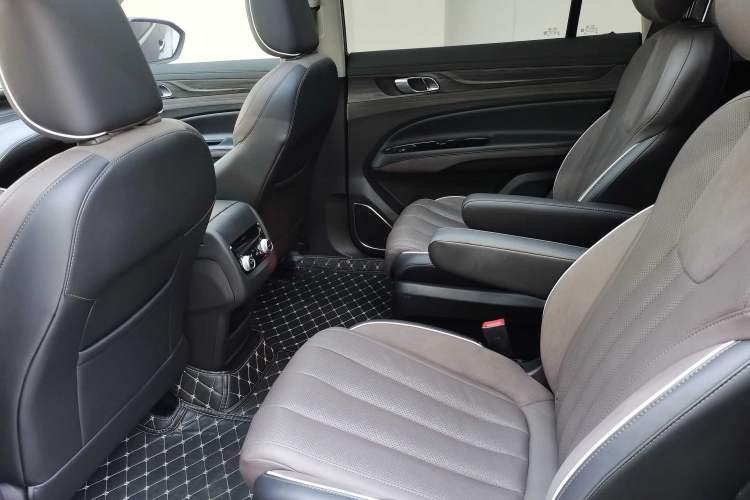 Used Ford Equator 2023 EcoBoost 225 Premier 7-Seater (2/2/3) Interior 3