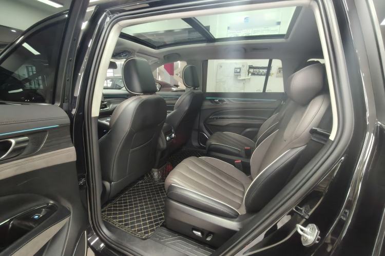 Used Ford Equator 2023 EcoBoost 225 Premier 7-Seater (2/2/3) Interior 3