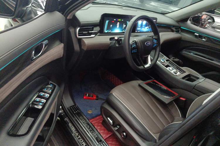 Used Ford Equator 2023 EcoBoost 225 Premier 7-Seater (2/2/3) Interior 3