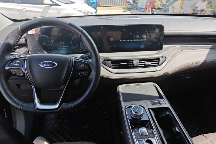 Used Ford Equator 2023 EcoBoost 225 Premier PLUS 7-seater (2/3/2) Interior 3
