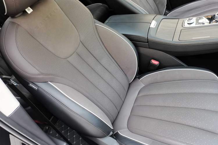 Used Ford Equator 2023 EcoBoost 225 Premier 7-Seater (2/2/3) Interior 4