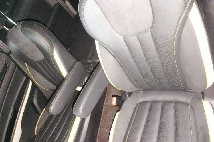 Used Ford Equator 2023 EcoBoost 225 Premier 7-Seater (2/2/3) Interior 4