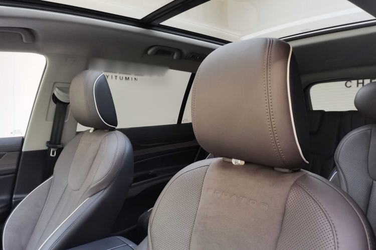 Used Ford Equator 2023 EcoBoost 225 Premier 7-Seater (2/2/3) Interior 6