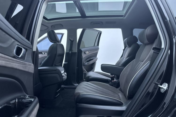 Used Ford Equator 2023 EcoBoost 225 Premier 7-Seater (2/2/3) Interior 8
