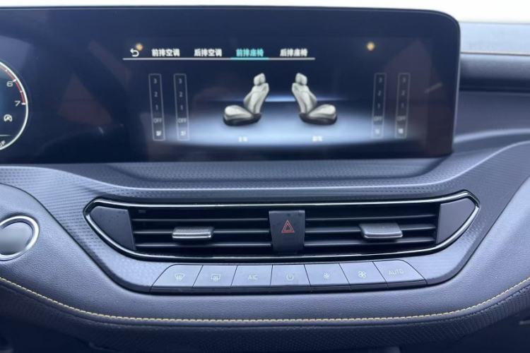 Used Ford Equator 2023 EcoBoost 225 Premier 7-Seater (2/3/2) Interior 9