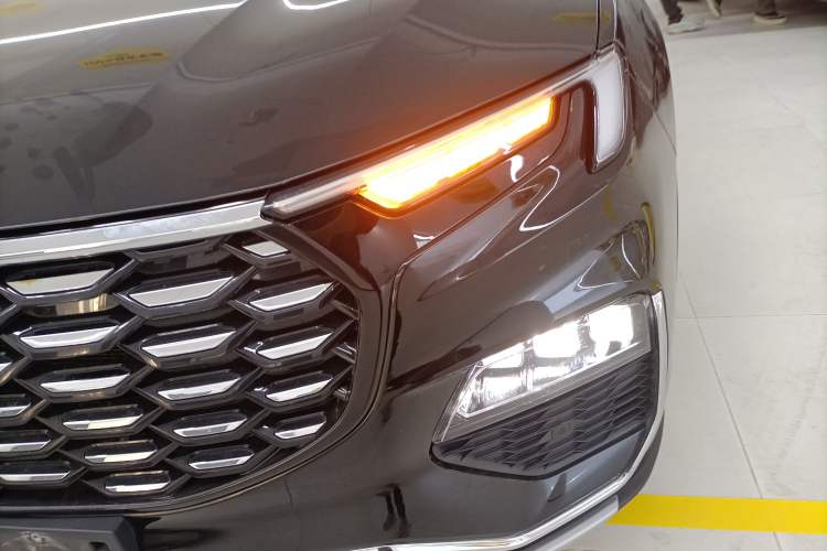 Used Ford Equator 2023 EcoBoost 225 Premier 7-Seater (2/2/3) Left Front Headlight