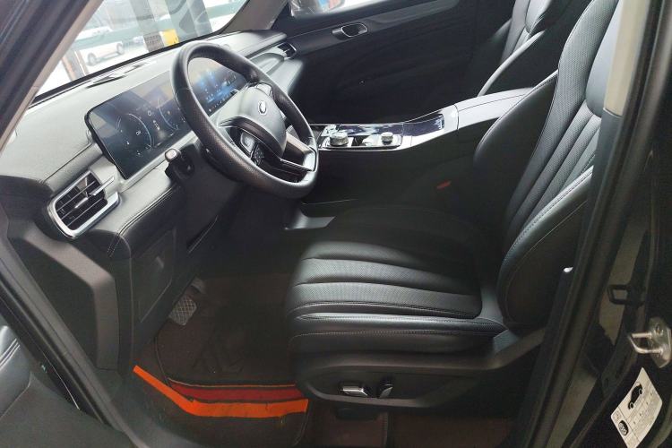 Used Ford Equator 2023 EcoBoost 225 Platinum Edition 7-Seater (2/2/3) Left Front Seat
