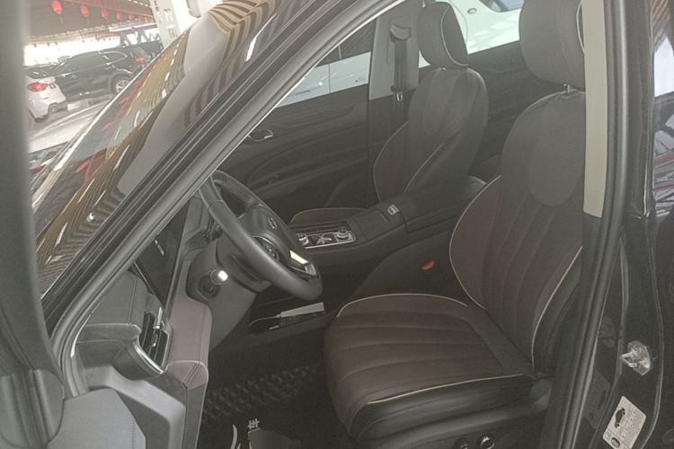 Used Ford Equator 2023 EcoBoost 225 Premier 7-Seater (2/2/3) Left Front Seat