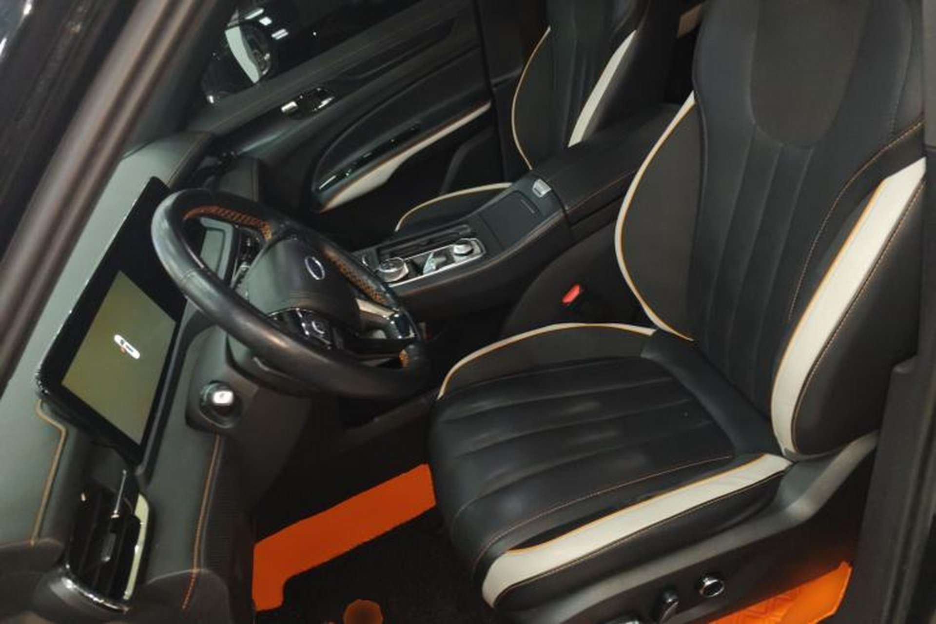 Used Ford Equator 2023 EcoBoost 225 Obsidian Orange Edition Prestige 7-Seater (2/2/3) Left Front Seat