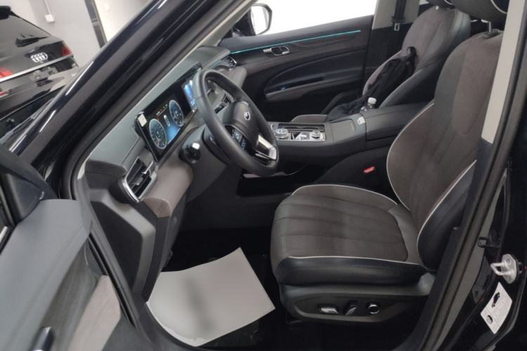 Used Ford Equator 2023 EcoBoost 225 Premier 7-Seater (2/2/3) Left Front Seat