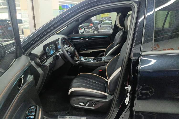 Used Ford Equator 2023 EcoBoost 225 Obsidian Orange Edition Prestige 7-Seater (2/2/3) Left Front Seat