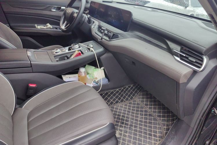 Used Ford Equator 2023 EcoBoost 225 Premier 7-Seater (2/2/3) Left Front Seat
