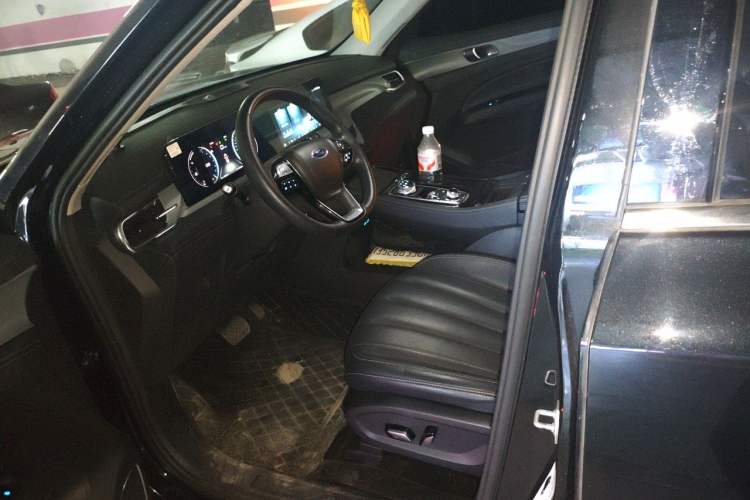 Used Ford Equator 2023 EcoBoost 225 Platinum Edition 7-Seater (2/3/2) Left Front Seat