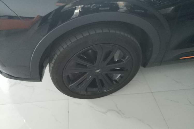 Used Ford Equator 2023 EcoBoost 225 Obsidian Orange Edition Prestige 7-Seater (2/2/3) Left Front Wheel Hub