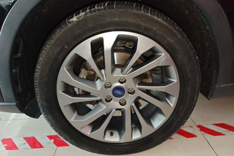 Used Ford Equator 2023 EcoBoost 225 Premier 7-Seater (2/2/3) Left Front Wheel Hub