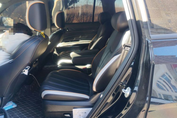 Used Ford Equator 2023 EcoBoost 225 Obsidian Orange Edition Prestige PLUS 7-Seater (2/2/3) Left Rear Seat