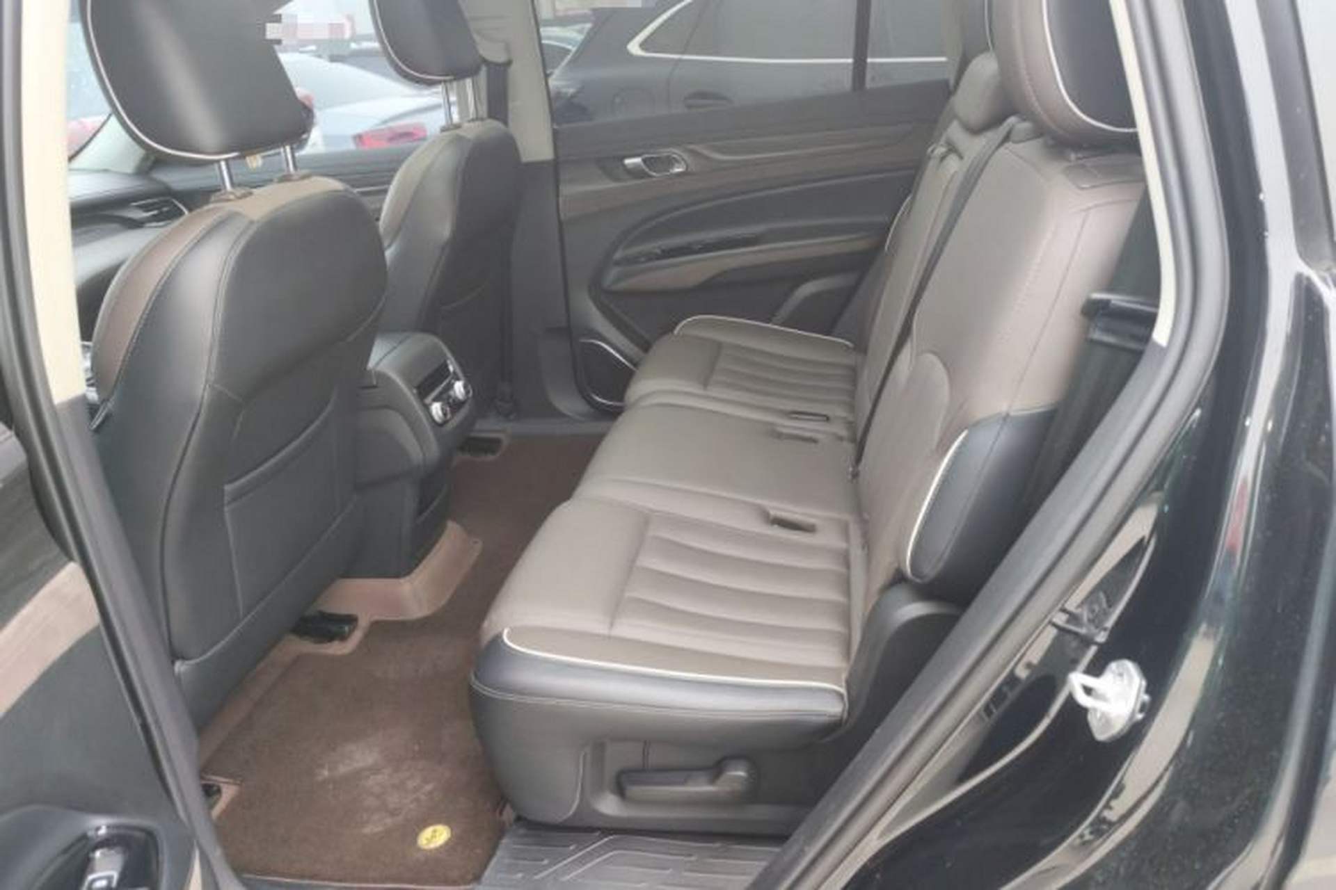 Used Ford Equator 2023 EcoBoost 225 Premier 7-Seater (2/3/2) Left Rear Seat