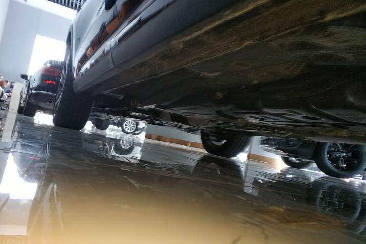 Used Ford Equator 2023 EcoBoost 225 Obsidian Orange Edition Prestige 7-Seater (2/2/3) Left Side Sill