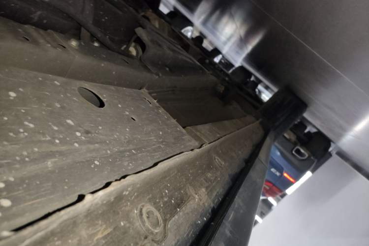 Used Ford Equator 2023 EcoBoost 225 Premier 7-Seater (2/2/3) Left Side Sill