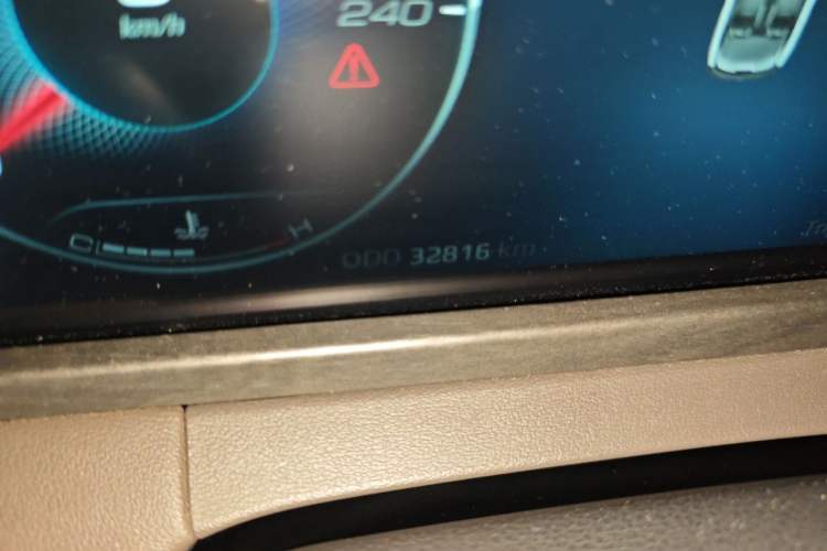 Used Ford Equator 2023 EcoBoost 225 Premier 7-Seater (2/2/3) Odometer Close Up