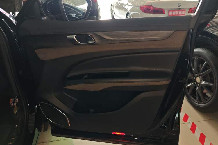 Used Ford Equator 2023 EcoBoost 225 Premier 7-Seater (2/2/3) Right Front Door Interior