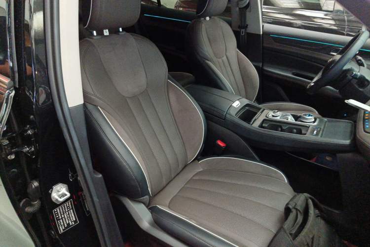 Used Ford Equator 2023 EcoBoost 225 Premier 7-Seater (2/2/3) Right Front Seat