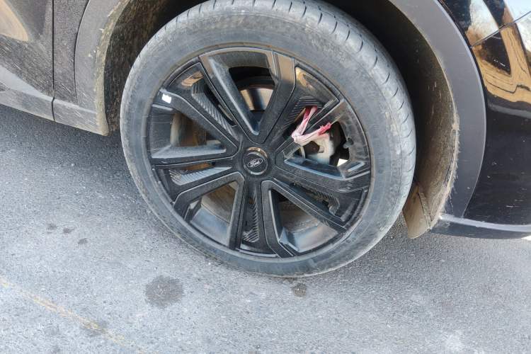 Used Ford Equator 2023 EcoBoost 225 Obsidian Orange Edition Prestige PLUS 7-Seater (2/2/3) Right Front Wheel Hub