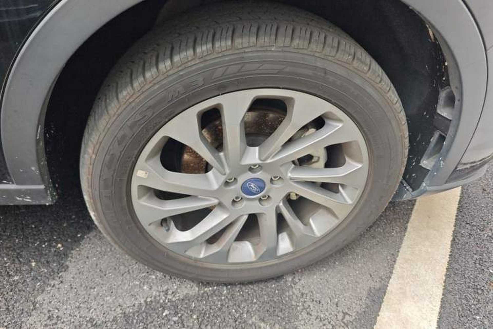 Used Ford Equator 2023 EcoBoost 225 Premier 7-Seater (2/2/3) Right Front Wheel Hub