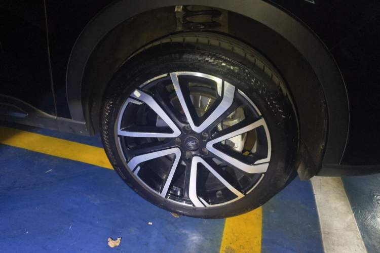 Used Ford Equator 2023 EcoBoost 225 Obsidian Orange Edition Prestige 7-Seater (2/2/3) Right Front Wheel Hub