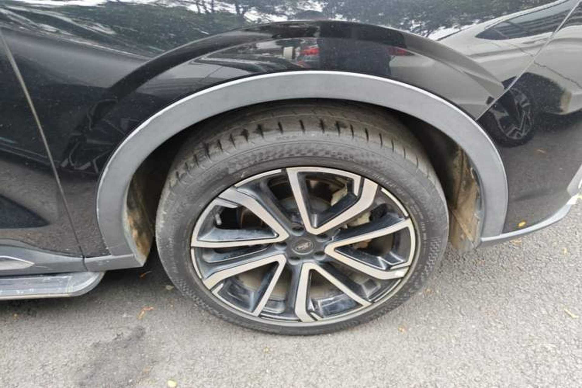 Used Ford Equator 2023 EcoBoost 225 Premier PLUS 7-Seater (2/2/3) Right Front Wheel Hub